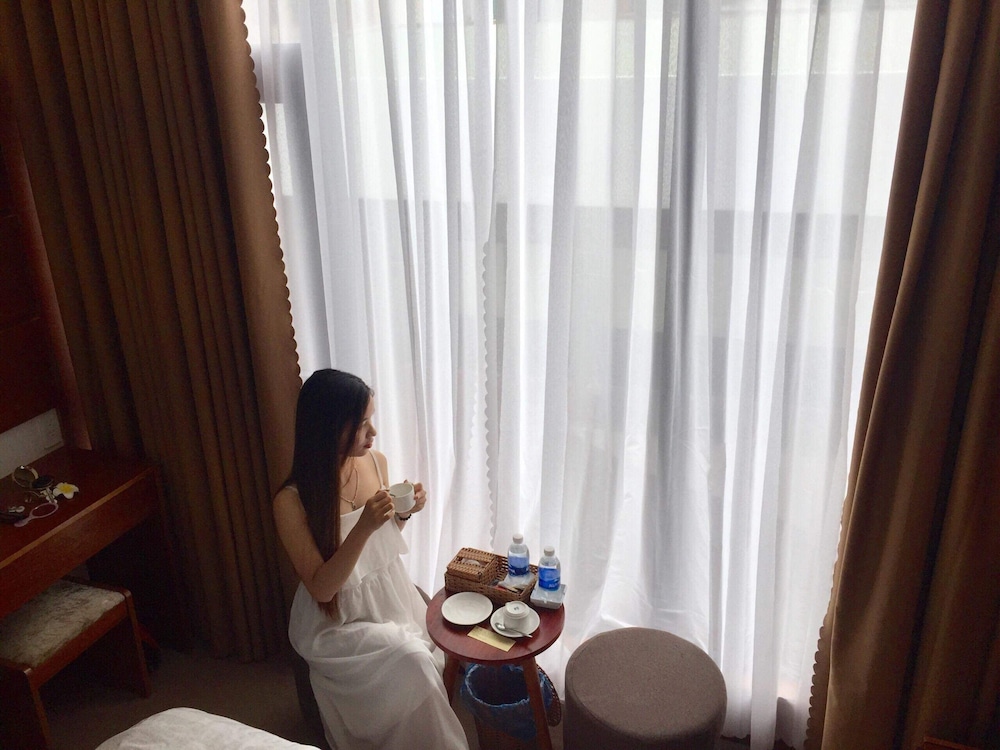 Mira Hotel 24/32