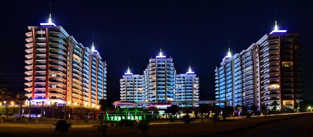 Azura Park Tourism Complex 2/75