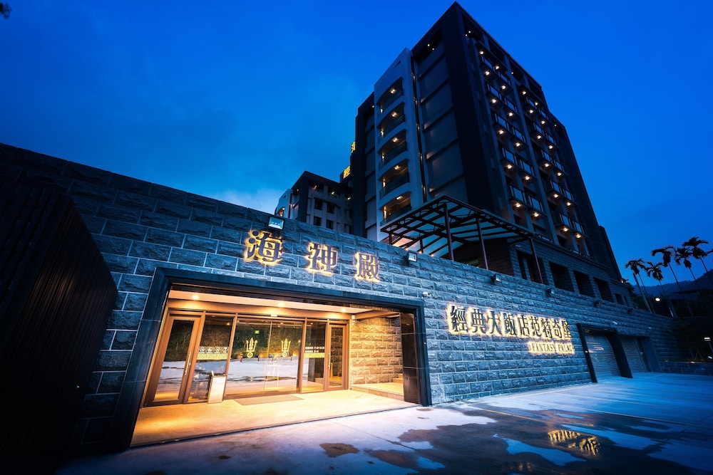 Classic Hotel Fantastic Places 9/68