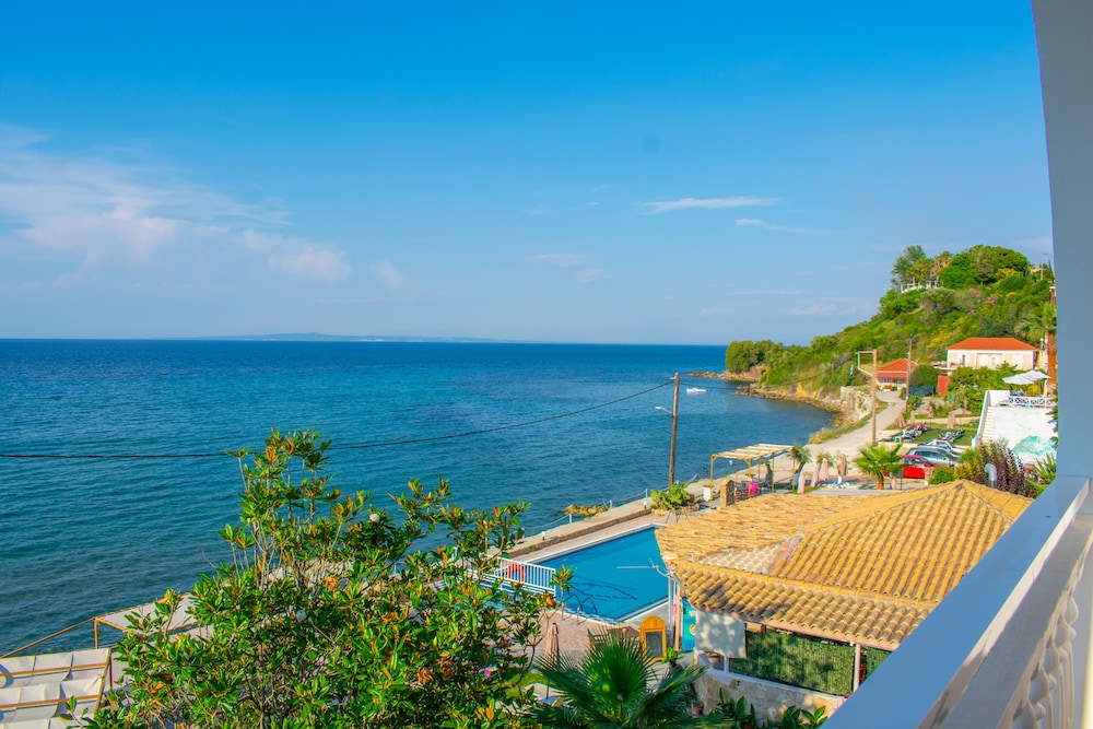 Agoulos Inn 32/50
