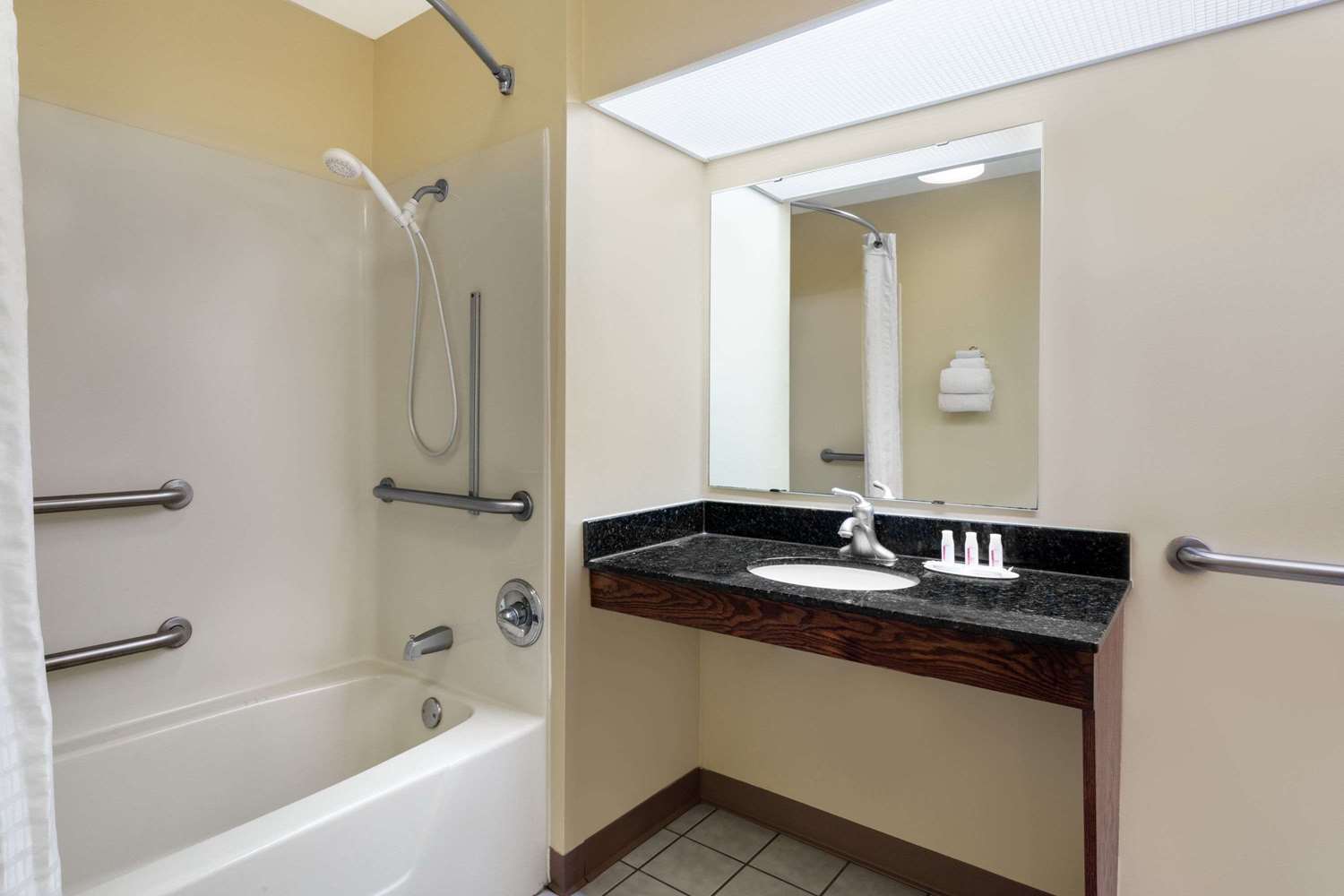 Baymont By Wyndham Thomasville 47/49