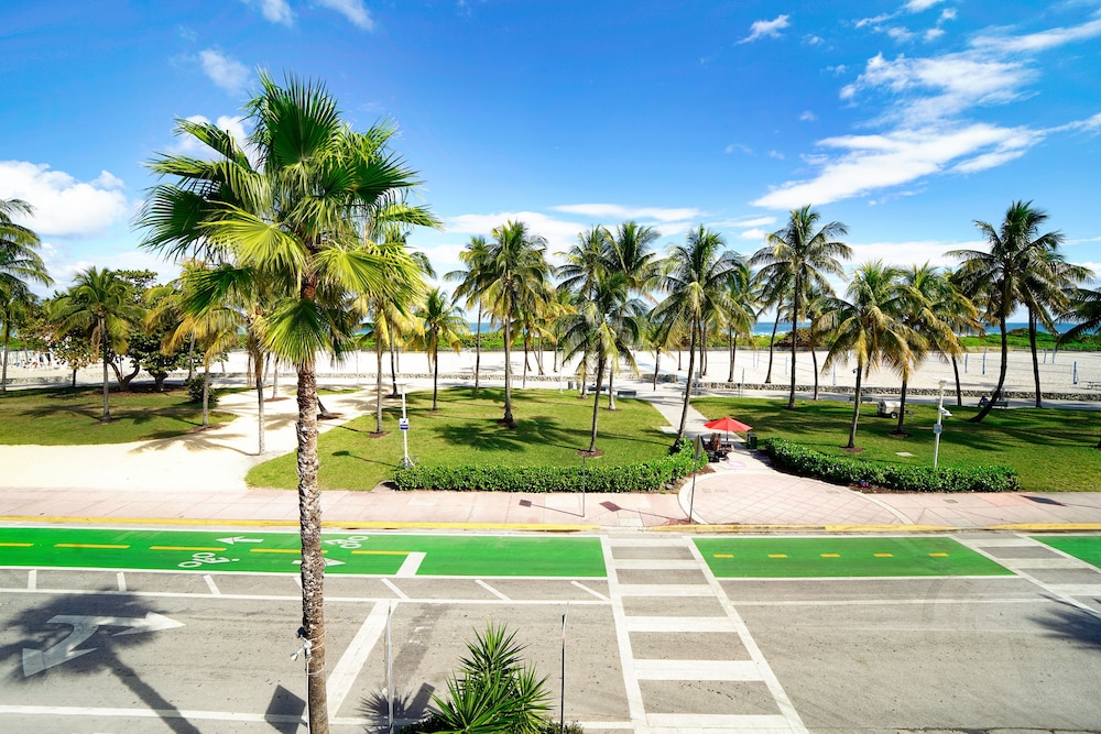 The Tony Hotel South Beach 46/80