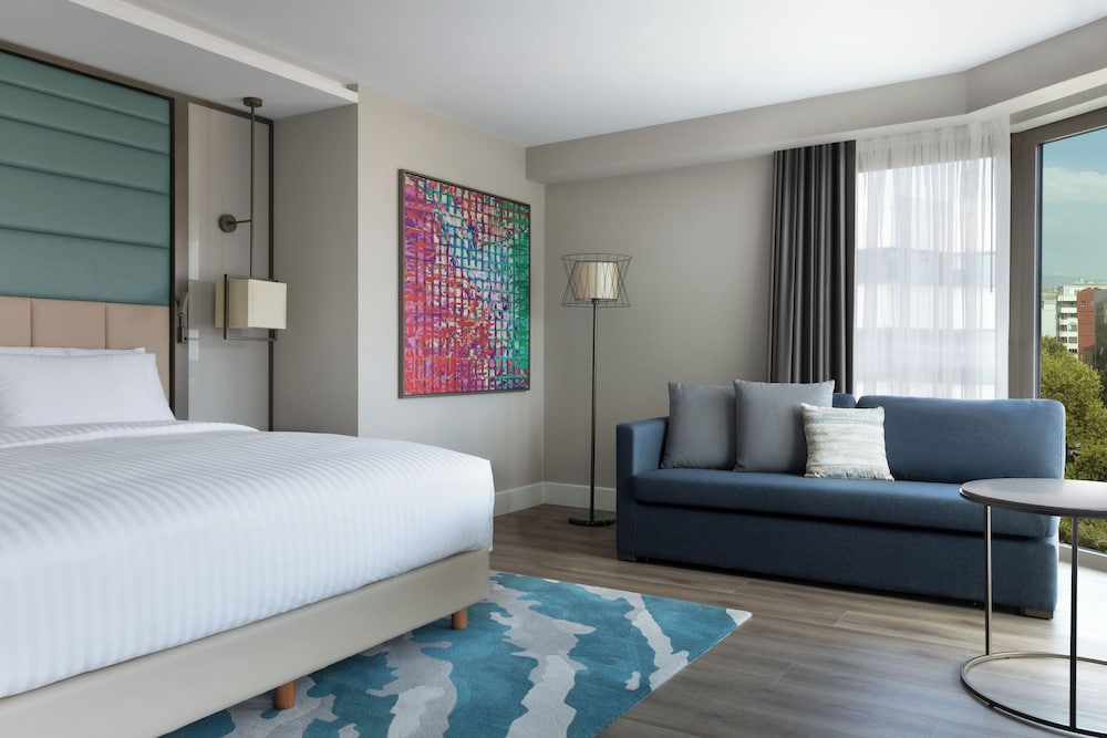 Family, King Bed, Partial Sea View, Sofa, Corner