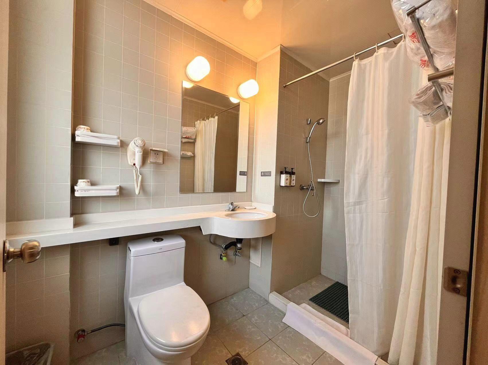 Jinjiang Inn (Ji County Renmin West Street) 44/51