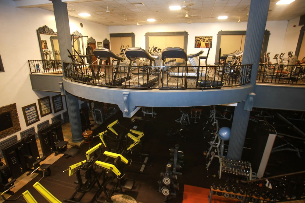Colosseum Hotel And Fitness Club 63/75