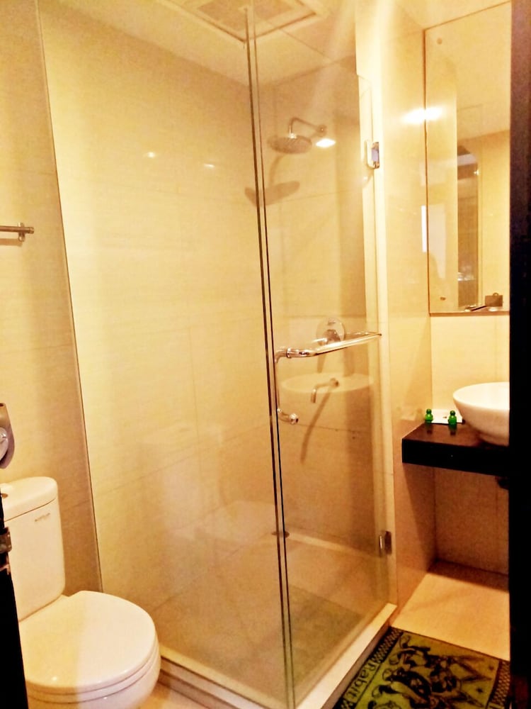New Grand Park Hotel 48/49
