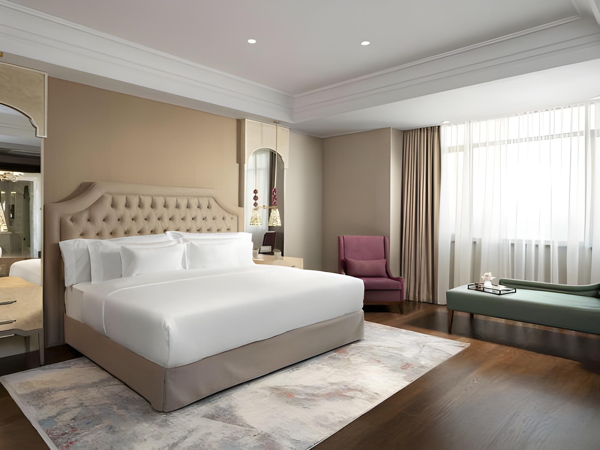 Sultan, Deluxe, Suite