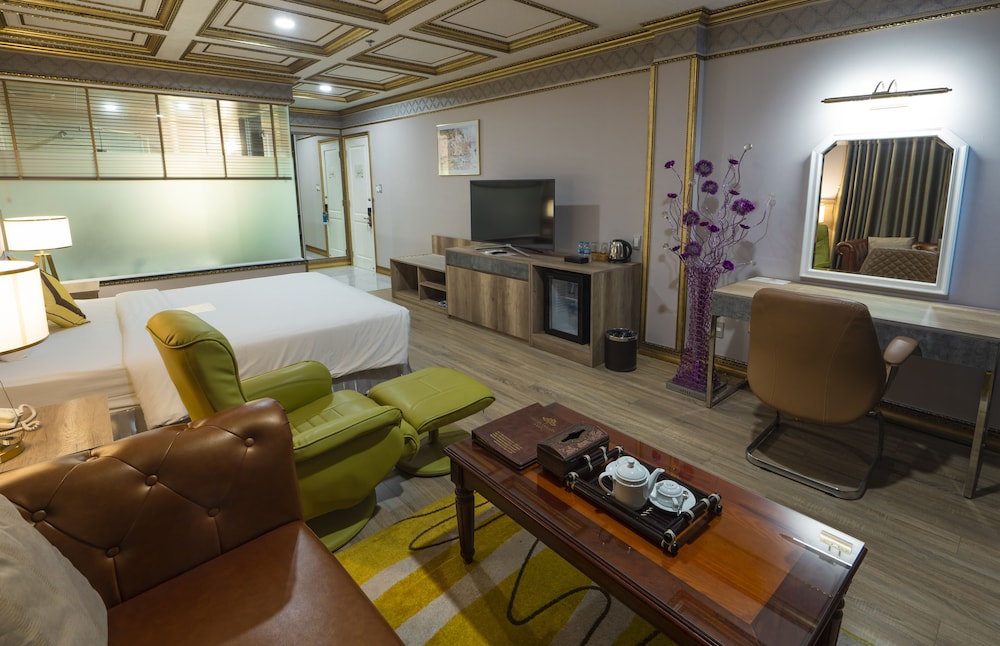 Lotus Saigon Hotel 45/62