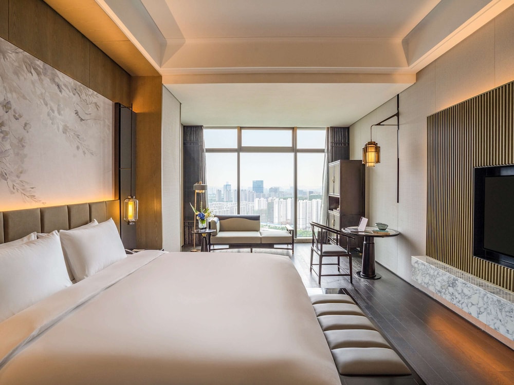 MAGNIFICENT, SUPERIOR, KING BED, CITY VIEW
