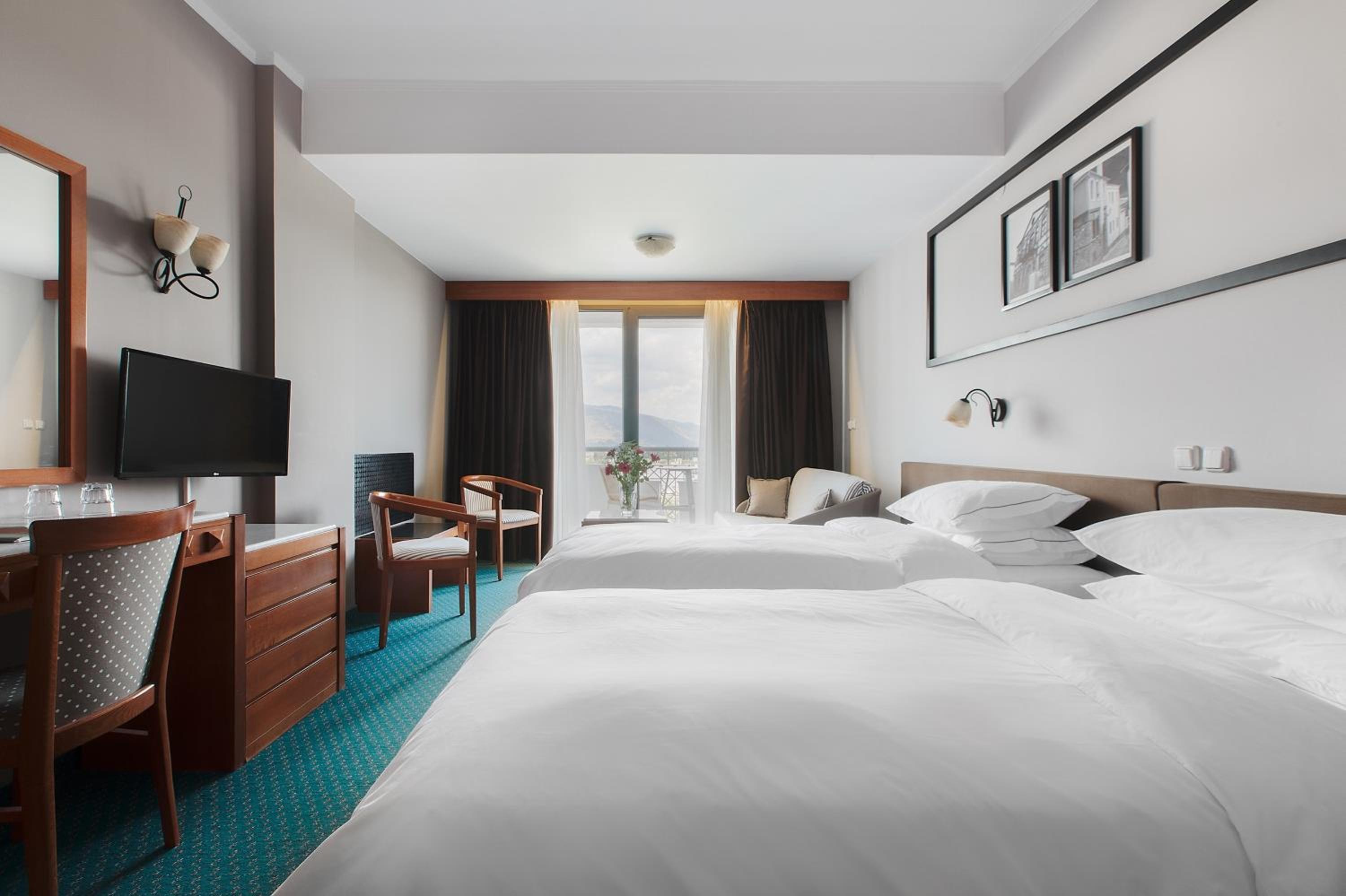 Deluxe, Suite