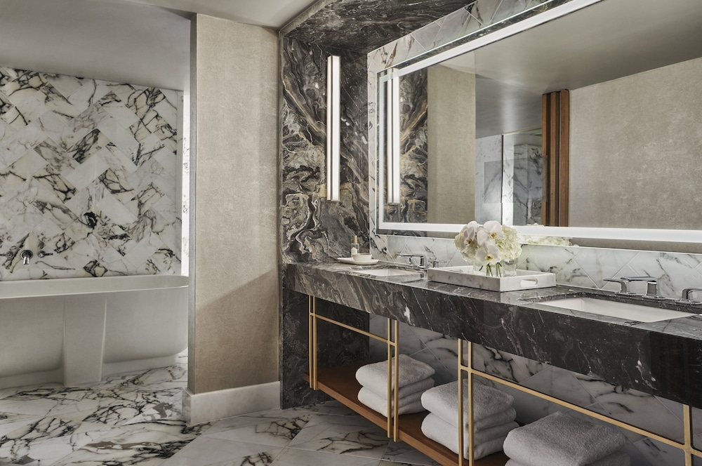 Four Seasons Hotel Austin 9/35