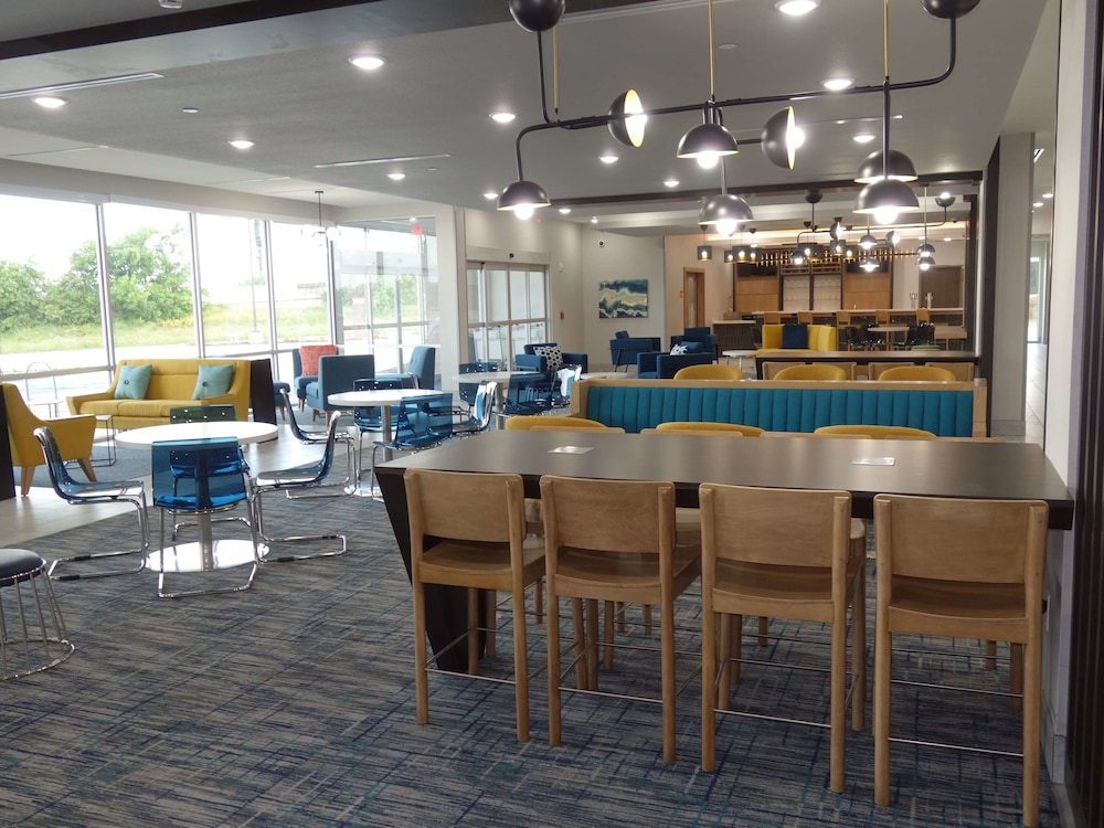 La Quinta Inn & Suites By Wyndham San Antonio Alamo City 40/49