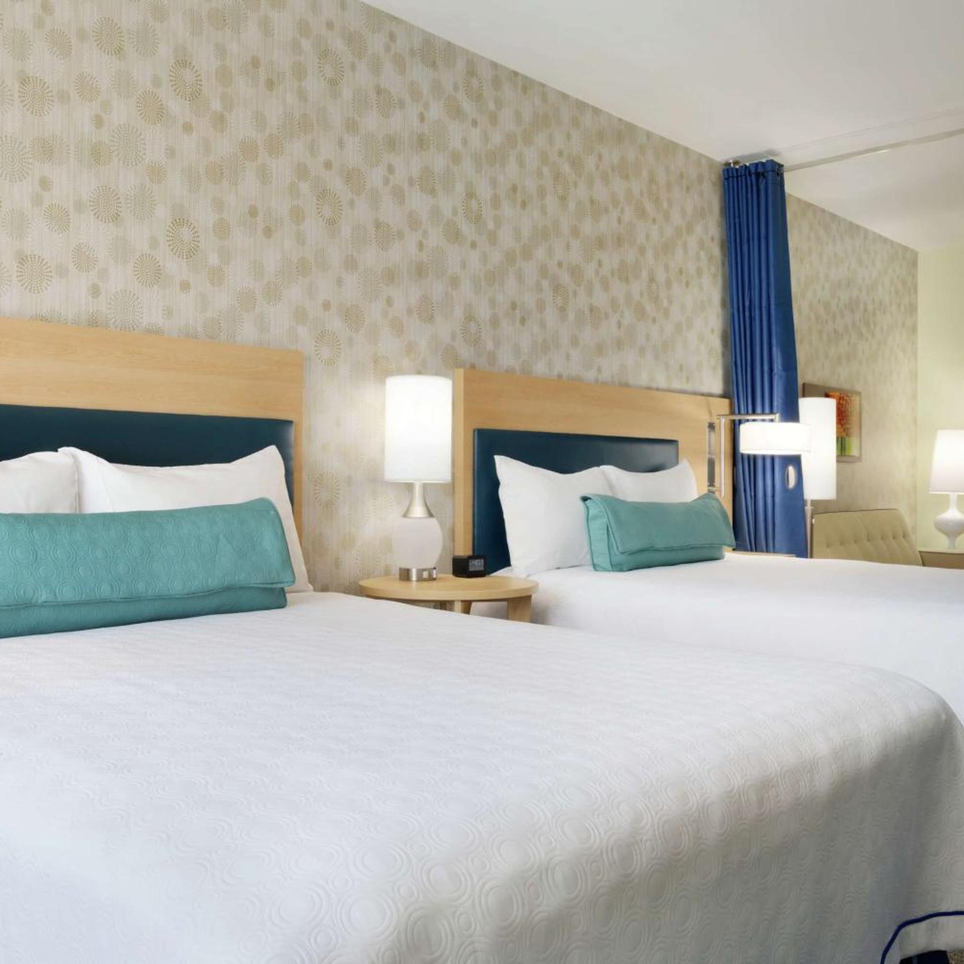 Premium, Studio, Queen Bed, Accessible