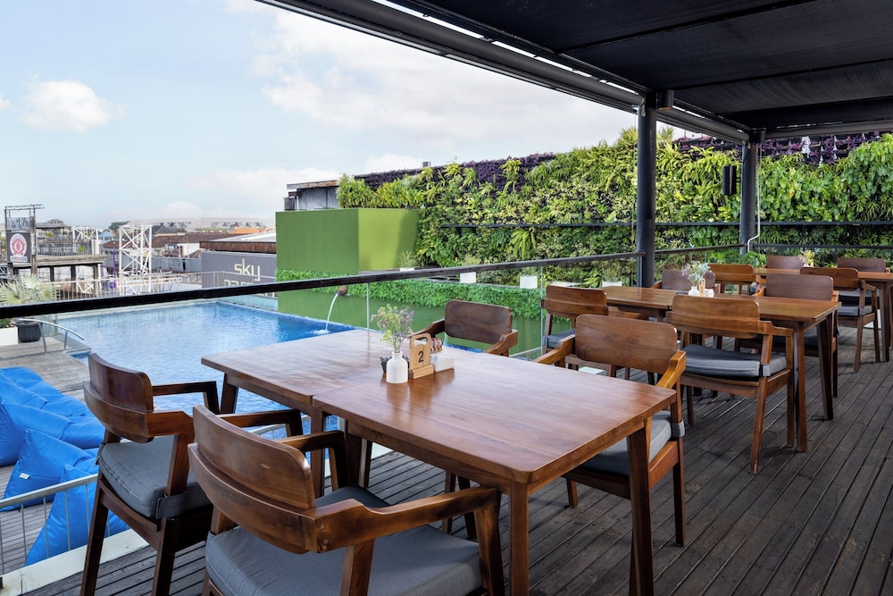 J4 Hotels Legian 50/66