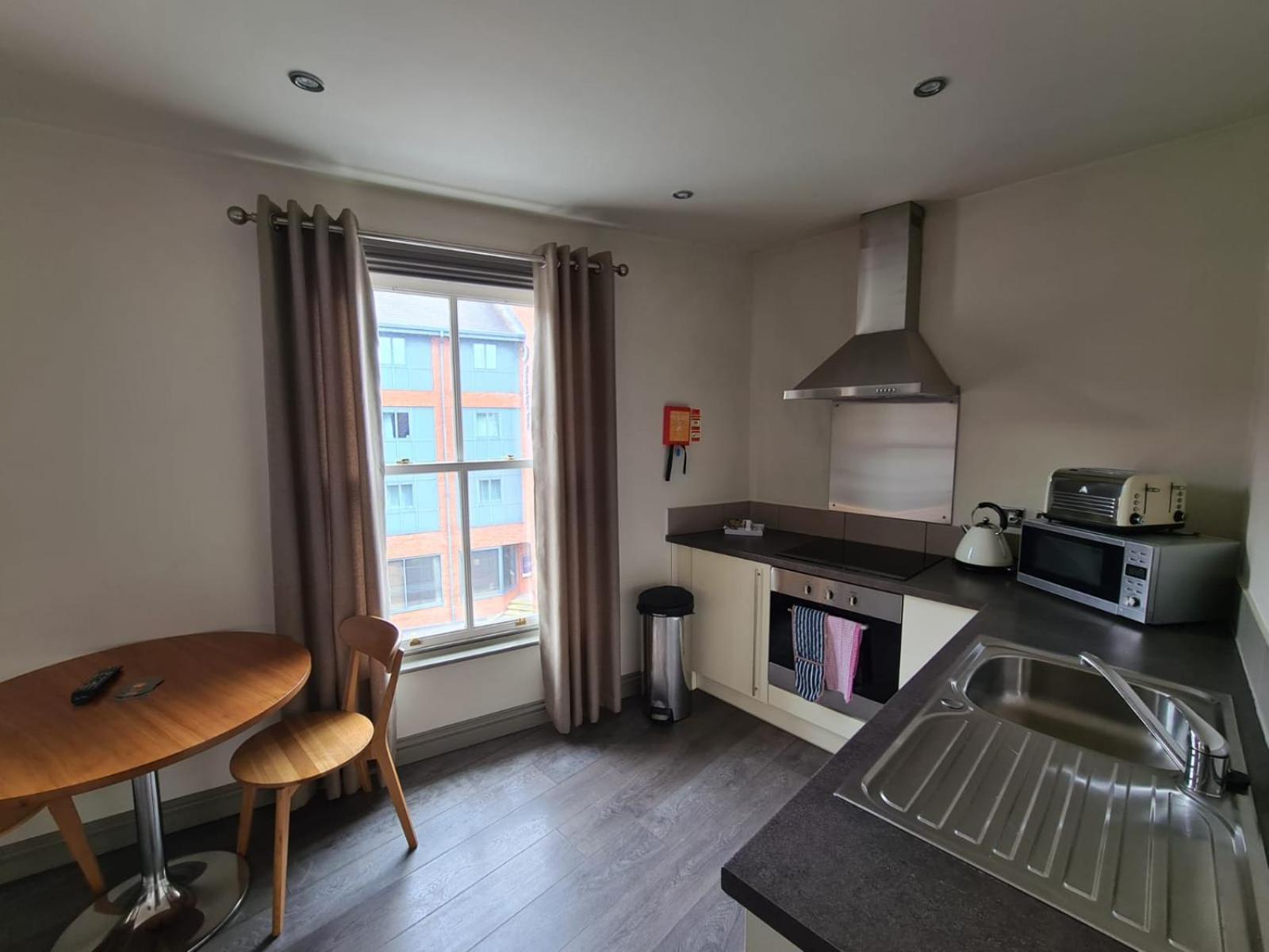 Base Serviced Apartments - City Road 24/35