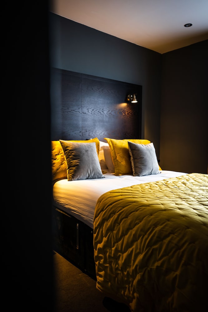 The Vicarage 9/46