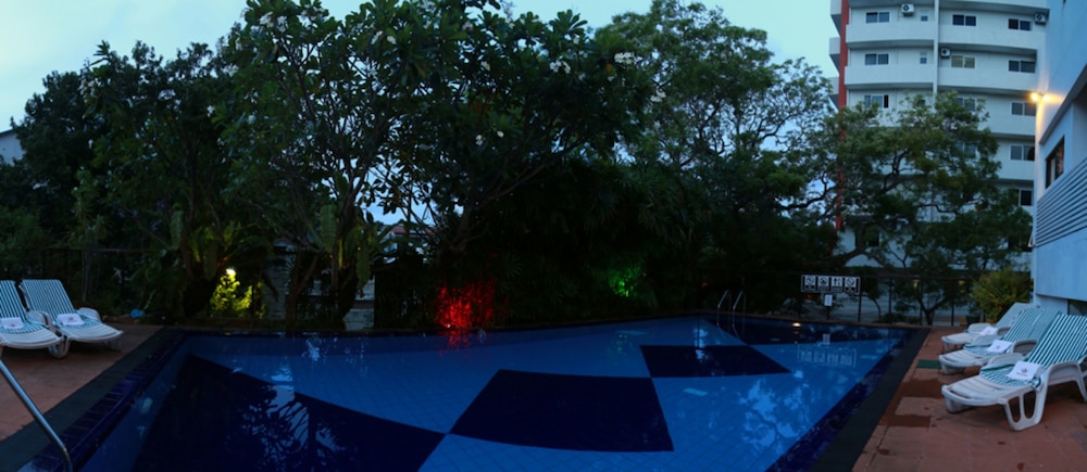 Hotel Sapphire 46/48