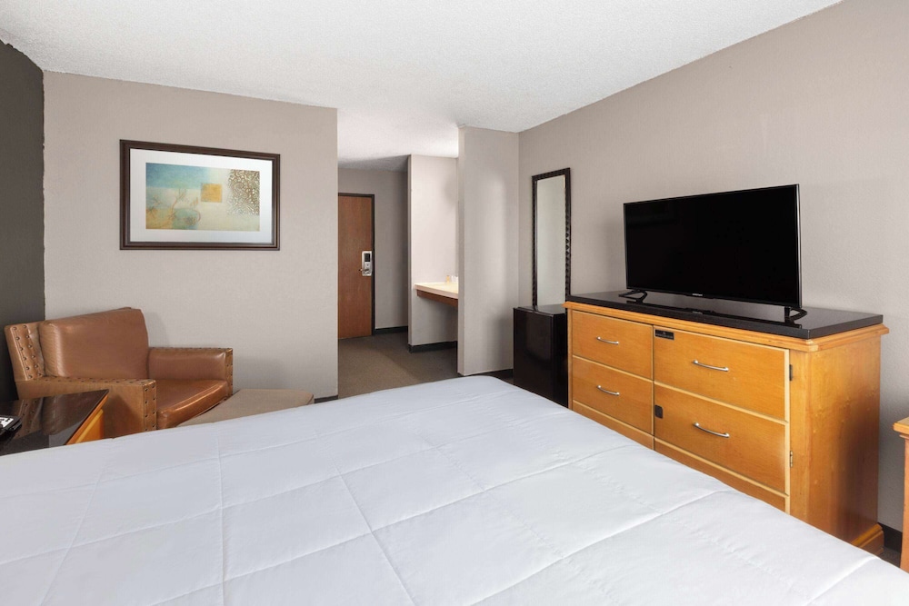 Travelodge By Wyndham Redwood Falls 10/30