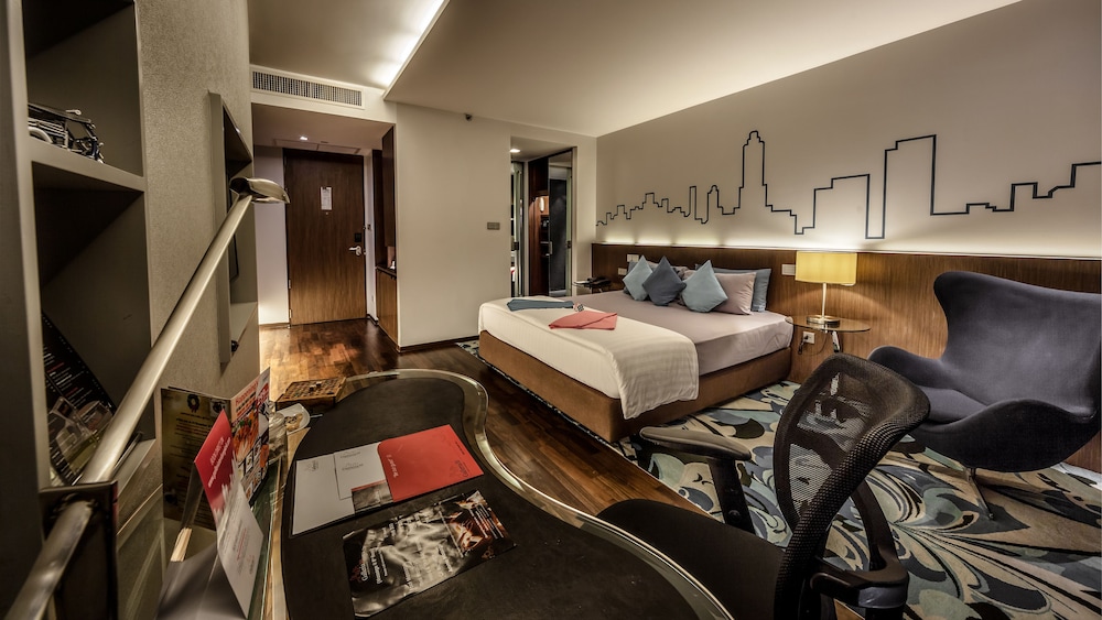 Galleria 10 Hotel Bangkok 24/56