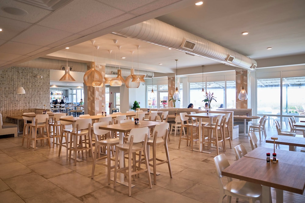 North Shore Oceanfront Resort Hotel 49/80