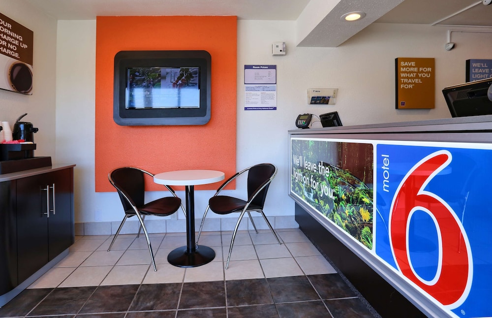 Super 8 by Wyndham Walnut Creek 19/35