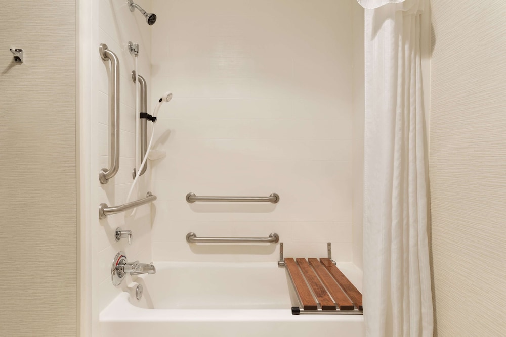 Homewood Suites Hilton Toledo 23/23