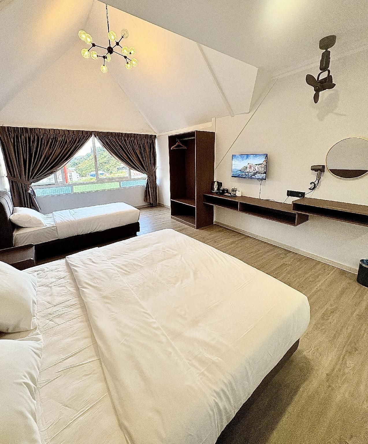 Family, 1 King and 1 Single Beds, Sunrise View