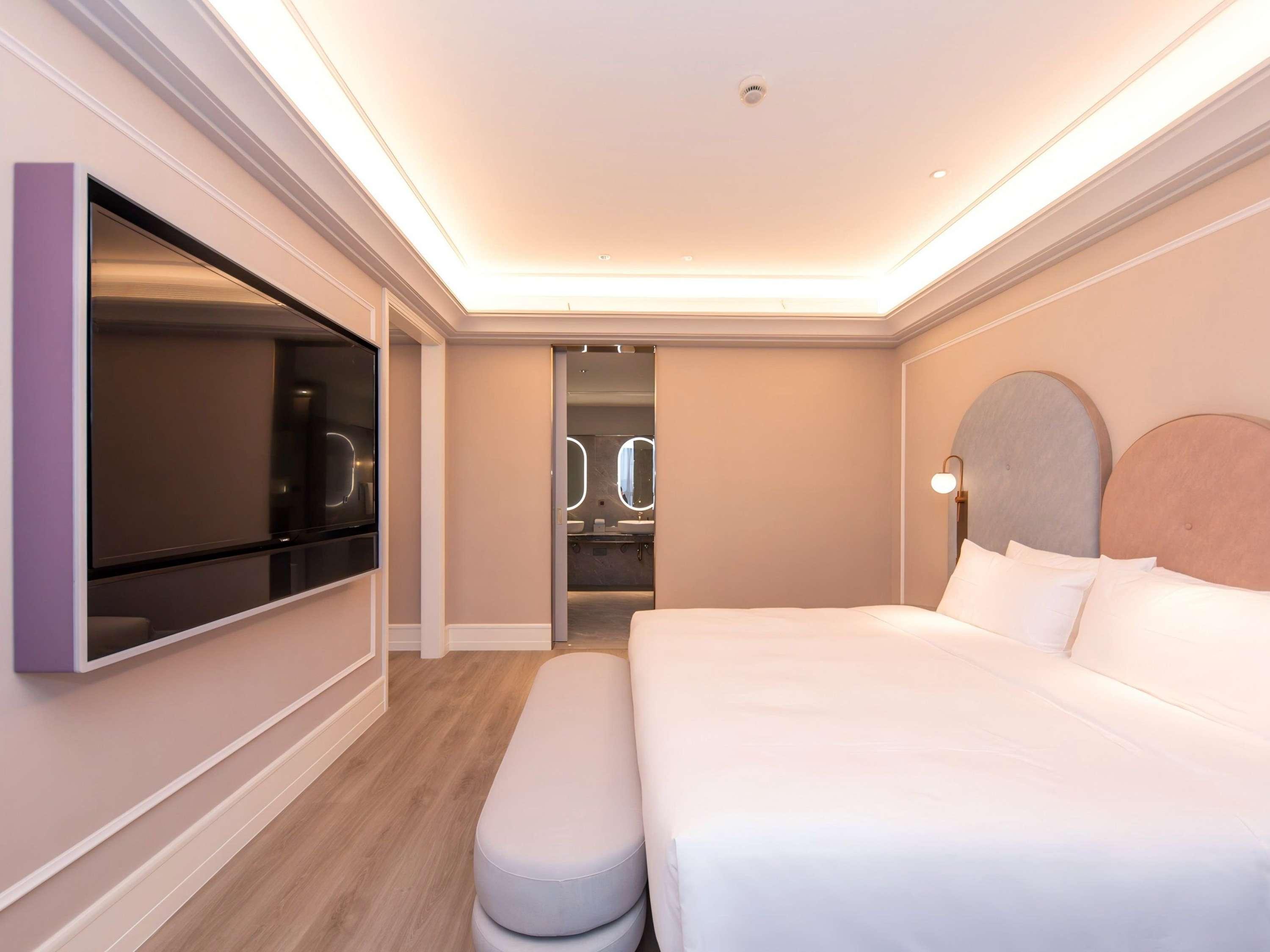 Mercure Xinyang East Railway Station 6/30