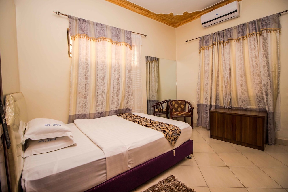 MT. ZION HOTEL 22/74