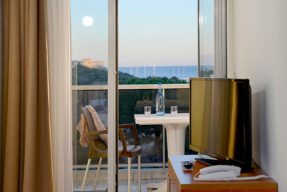 RESIDEAL ANTIBES 48/58
