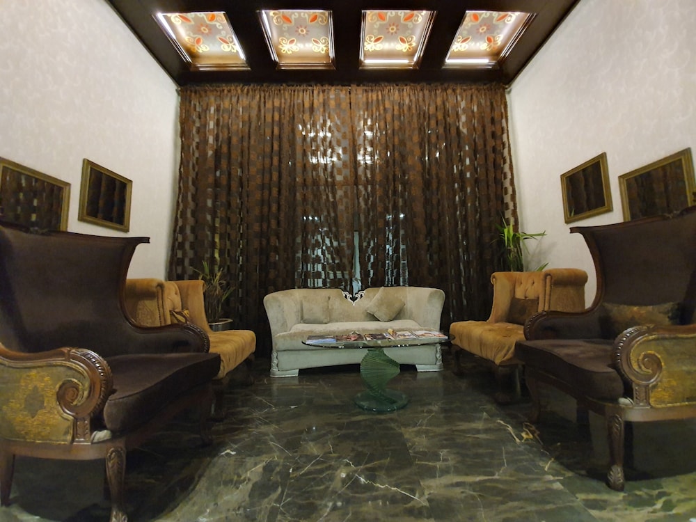S Chalet Islamabad 33/60