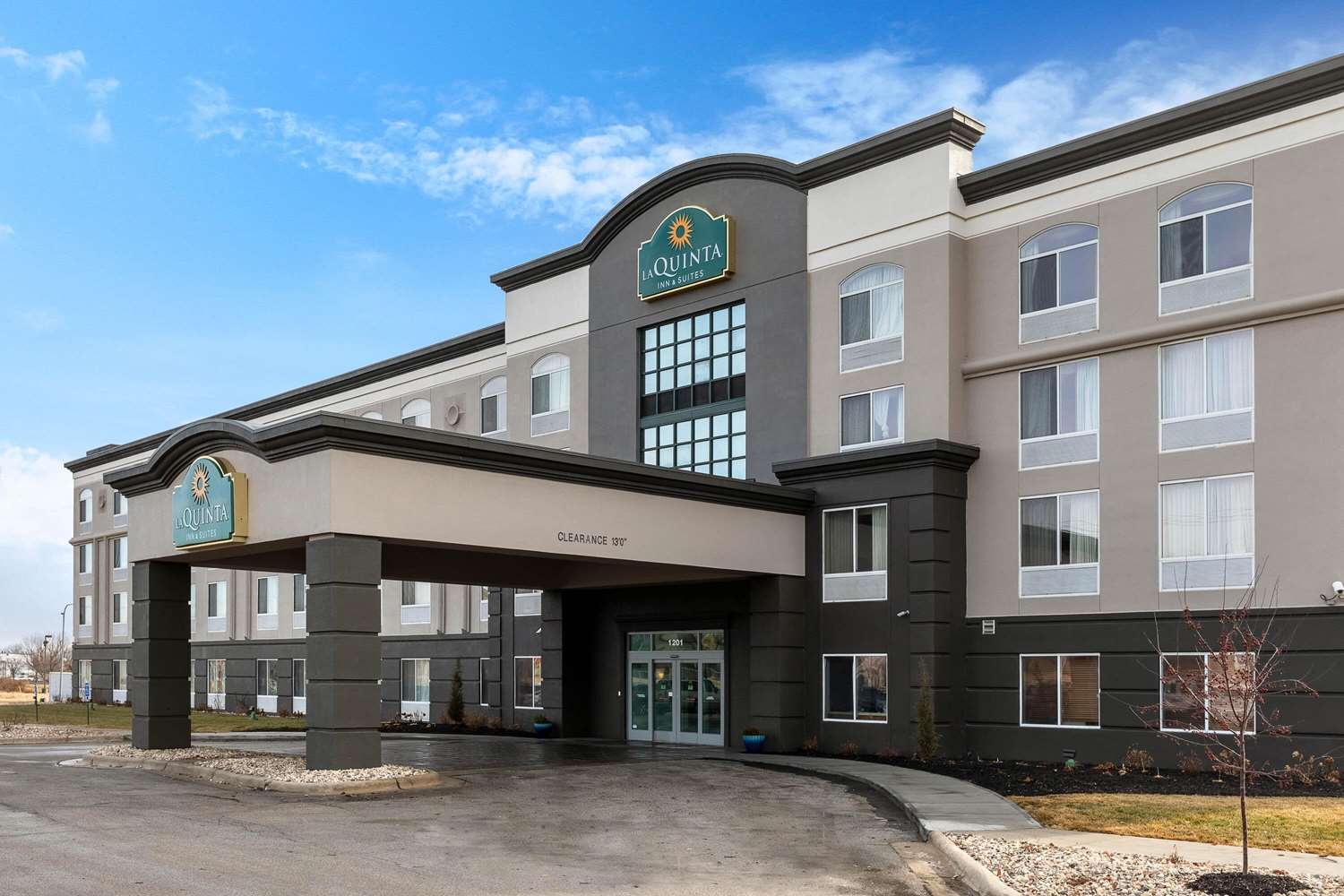 La Quinta Inn & Suites by Wyndham Omaha Airport Downtown 20/25