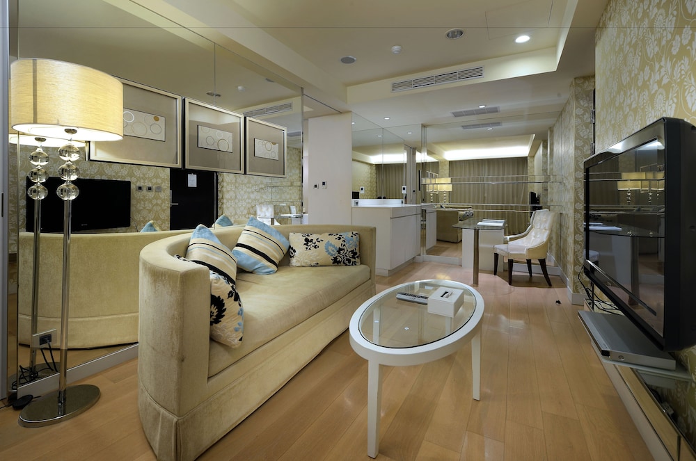 THE CRYSTAL RESORT SUN MOON LAKE 37/50