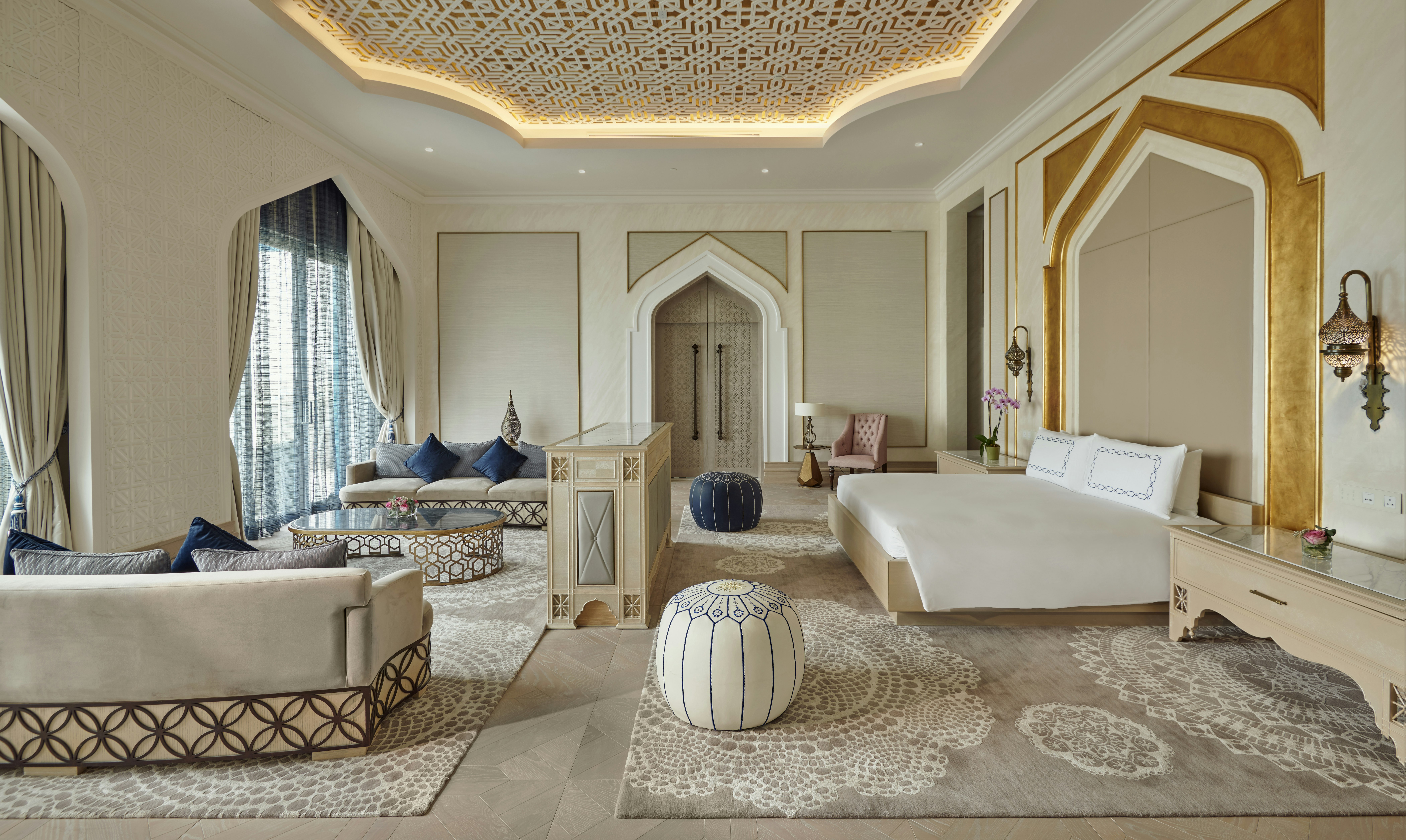 ROYAL, SUITE, SOUTH WING