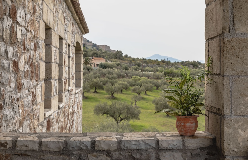 Klymeni Traditional Homes 47/50