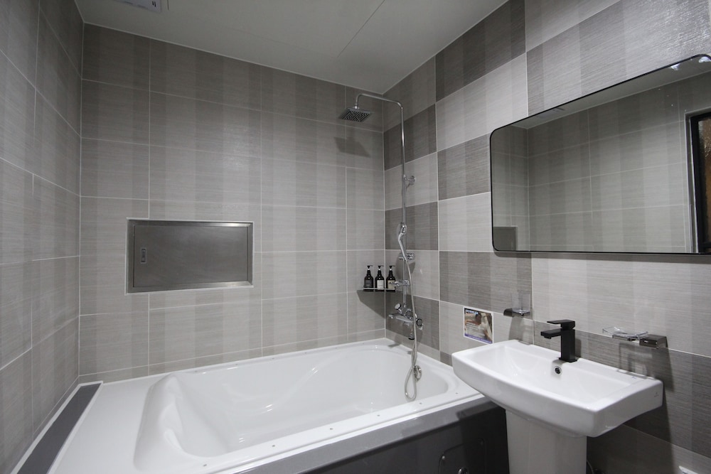 Brown Dot Hotel Jinhae 49/50