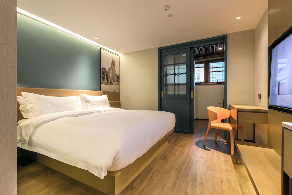 Jinglai Hotel (Shanghai Bund East Nanjing Road Pedestrian Street) 19/50