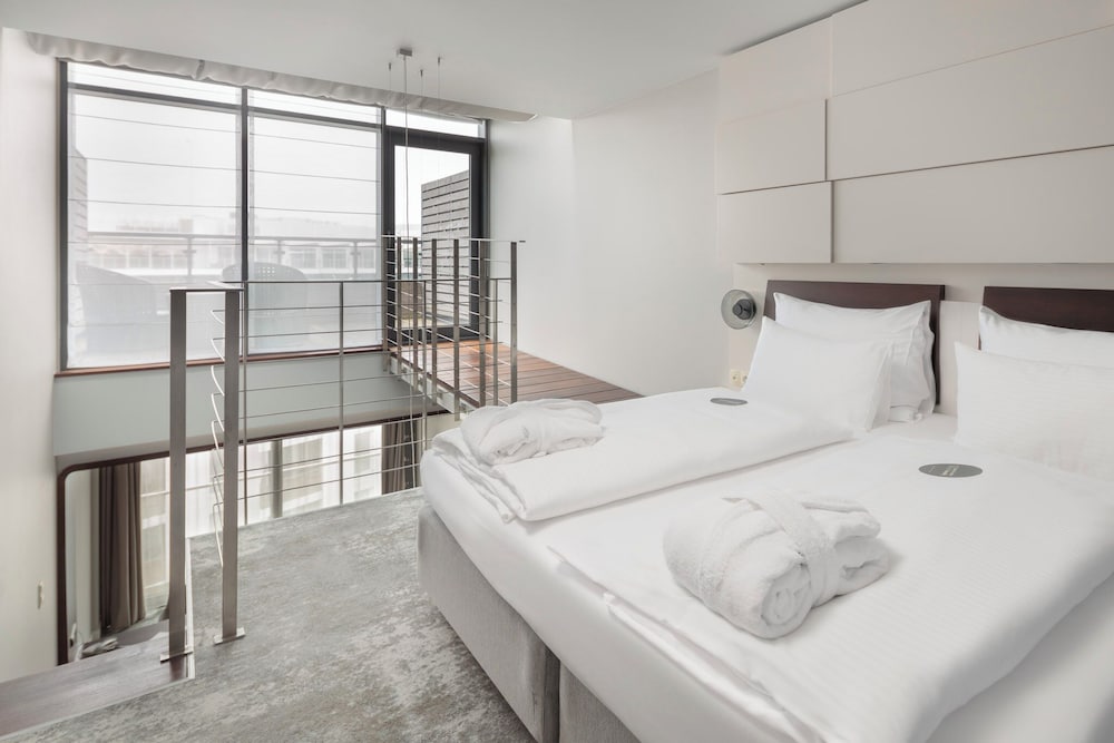 DELUXE, APARTMENT, TERRACE