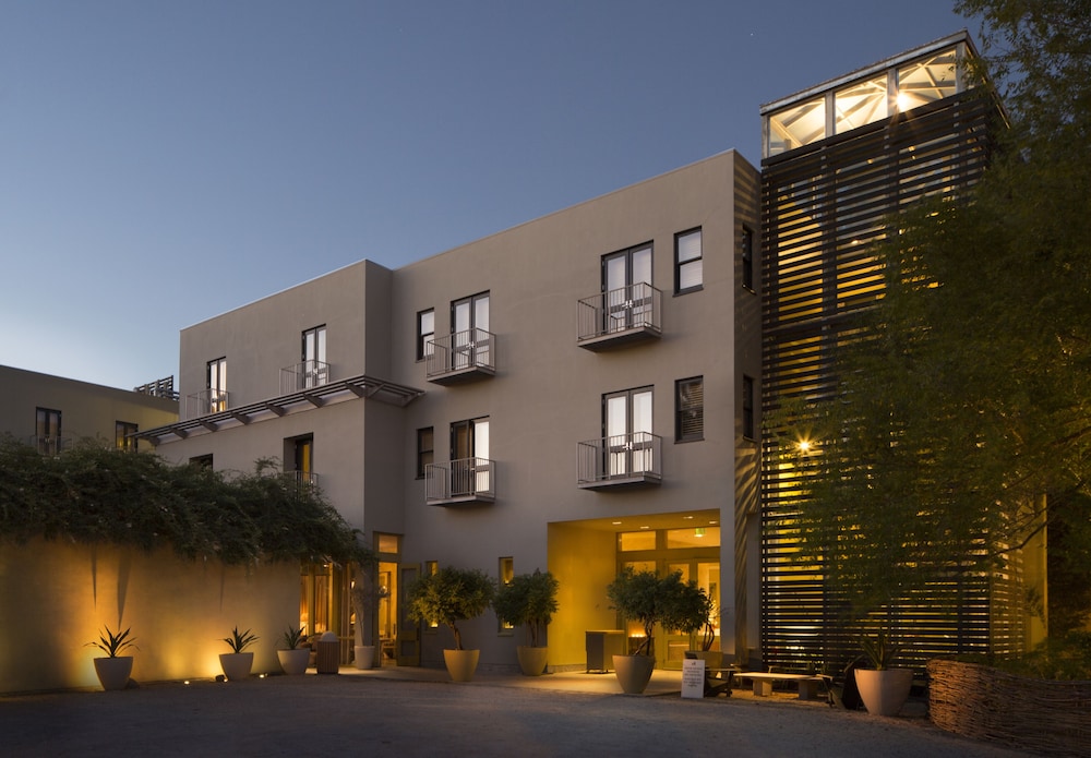 Hotel Healdsburg 1/56