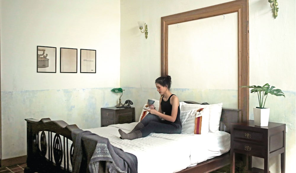 Yesterday Hotel 28/72