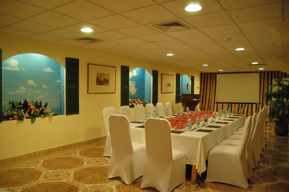 MINA HOTEL 57/65
