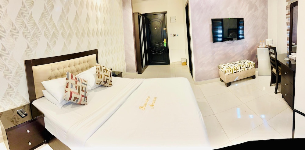 DELUXE, SINGLE, KING BED, CITY VIEW