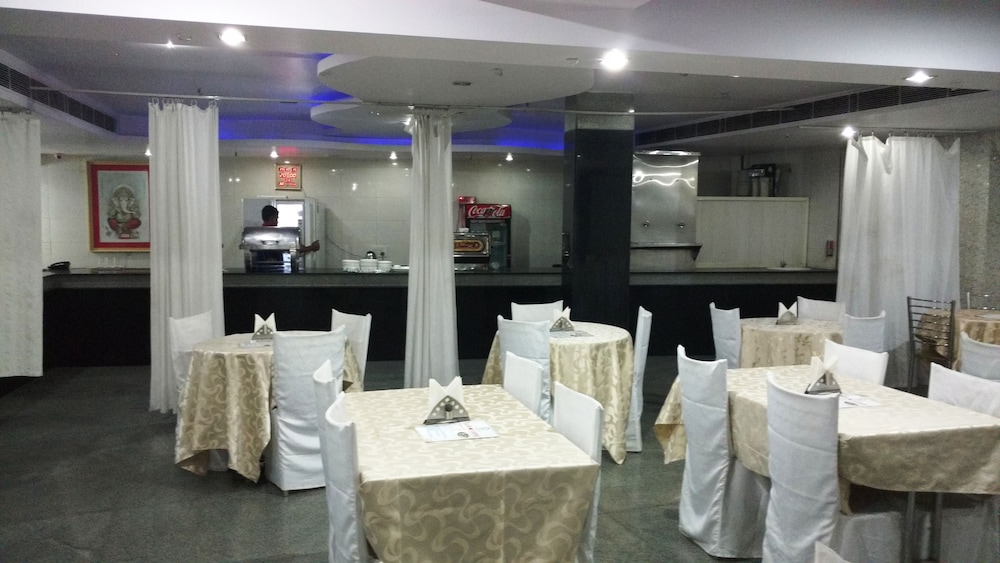 Hotel Vishal Residency(Mahipalpur) 53/64
