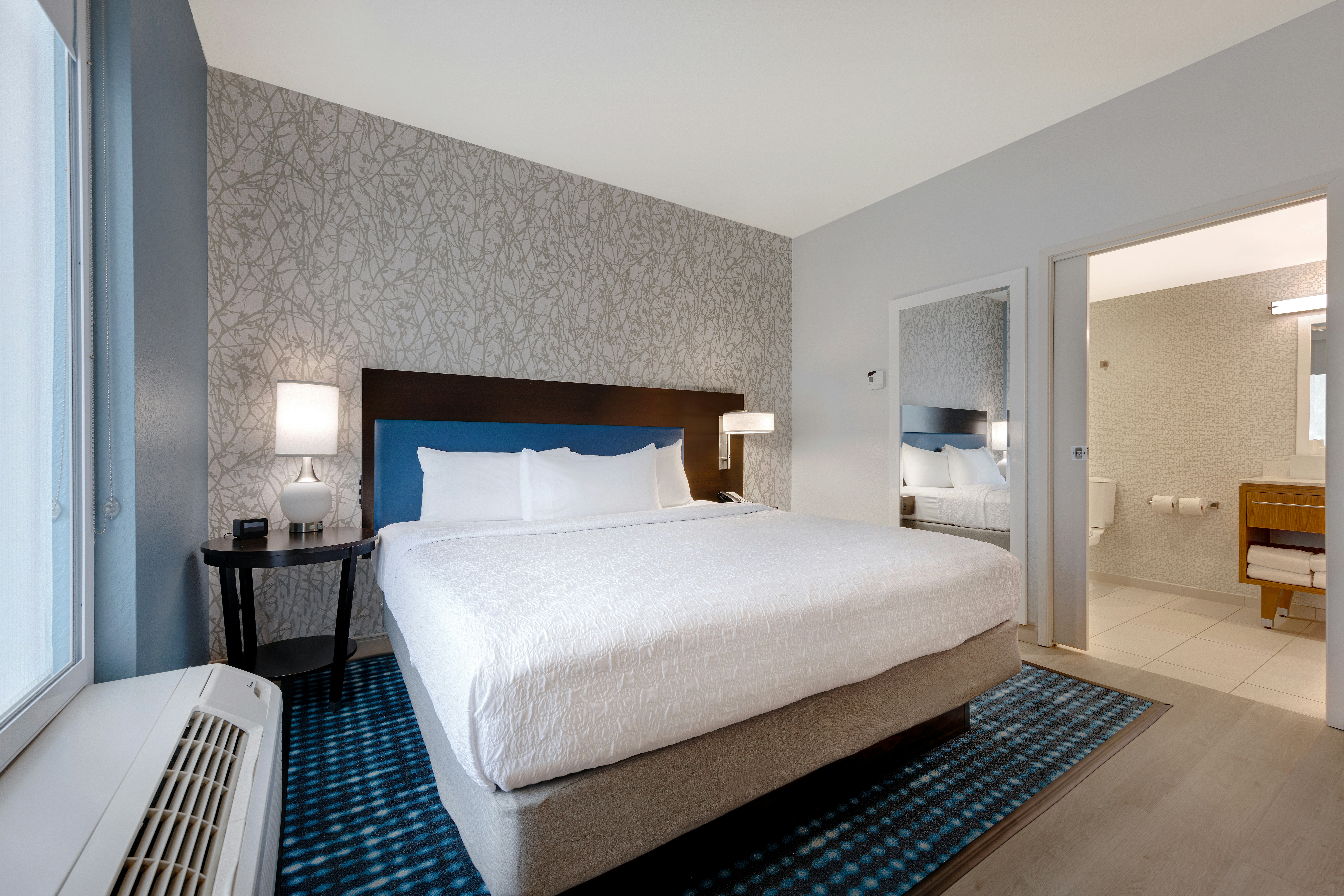 1 BEDROOM, SUITE, KING BED