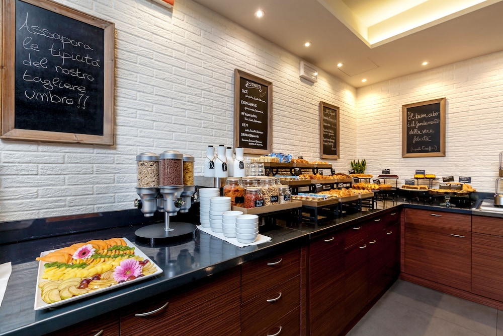 restaurant cafeteria