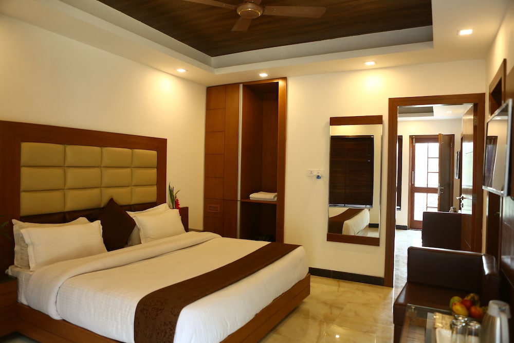 Oyo Rooms Mussoorie Library 11/38
