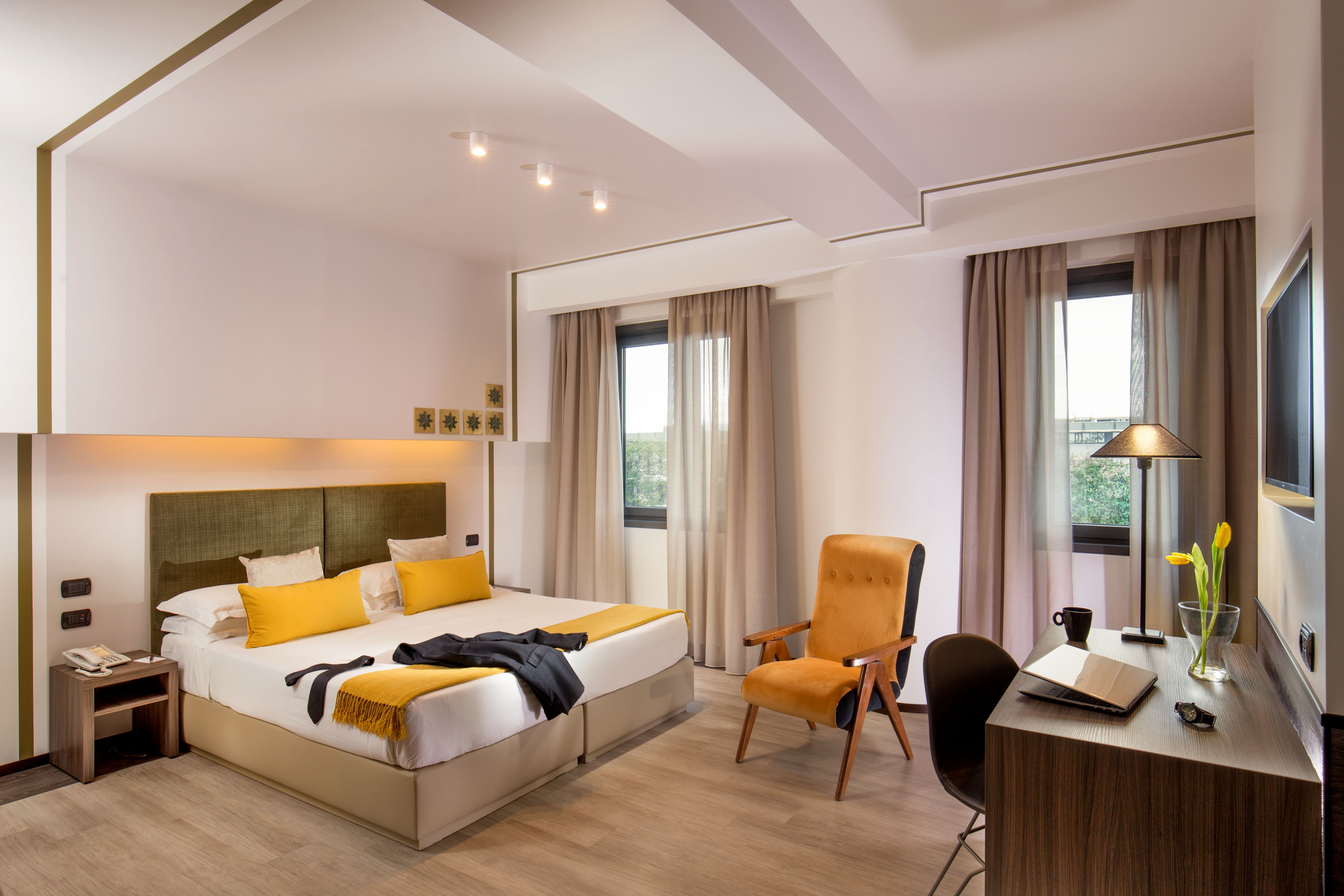 CLUB, SINGLE, DOUBLE BED