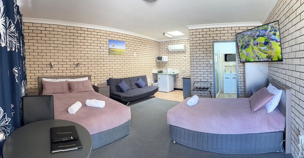 COWRA CREST MOTEL 36/50