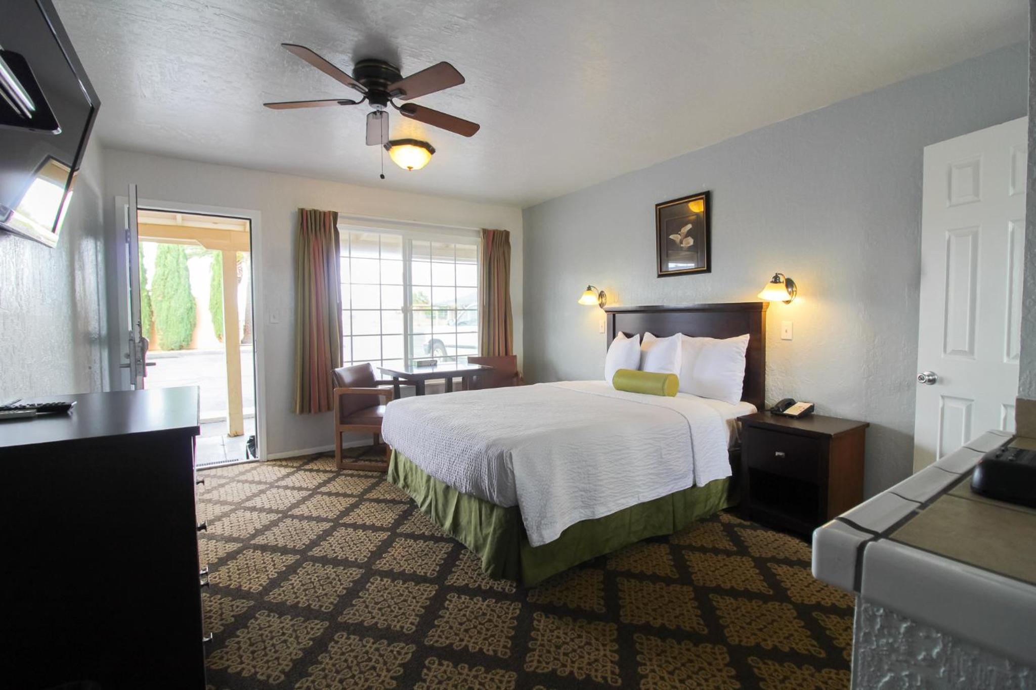 Room, Queen Bed