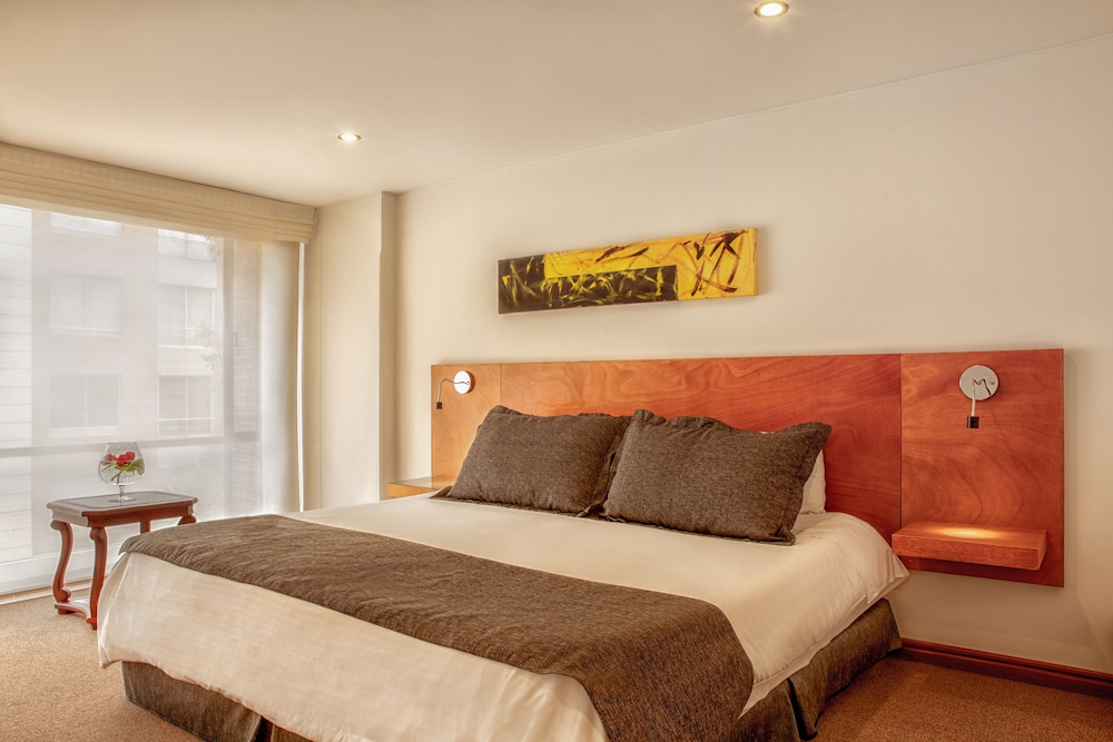 Cora 96 Street Suites and Apartments 11/50